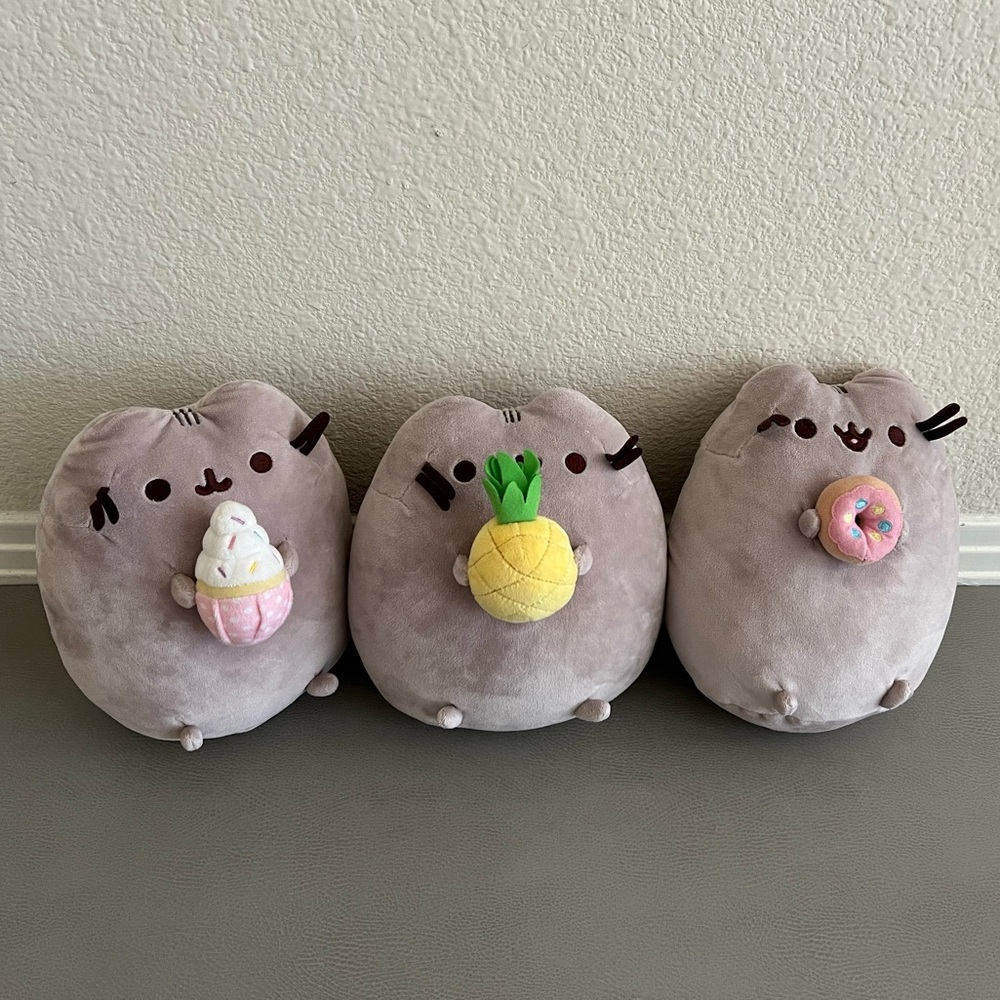One set of (3) 9.5 inch Pusheen Plush Cats